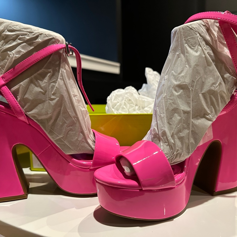 Gianni Bini Hot Pink LEXEY Heels size 7.5
